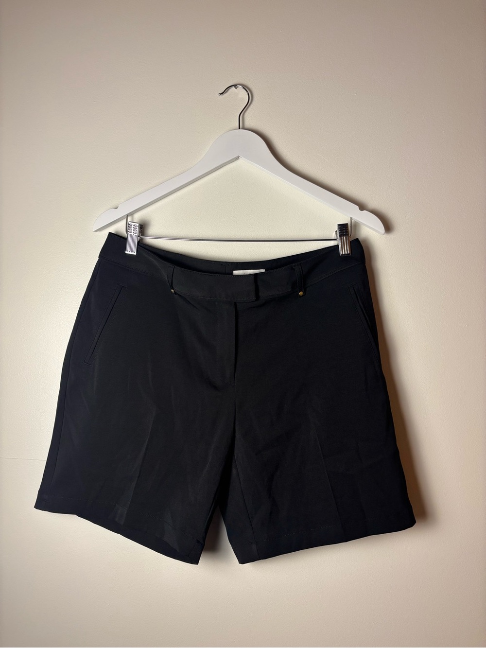 NWT Lady Hagen Black Tailored Bermuda Shorts, size 8